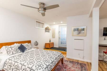 Cozy Private Apt Near Downtown Burlington Luaran gambar